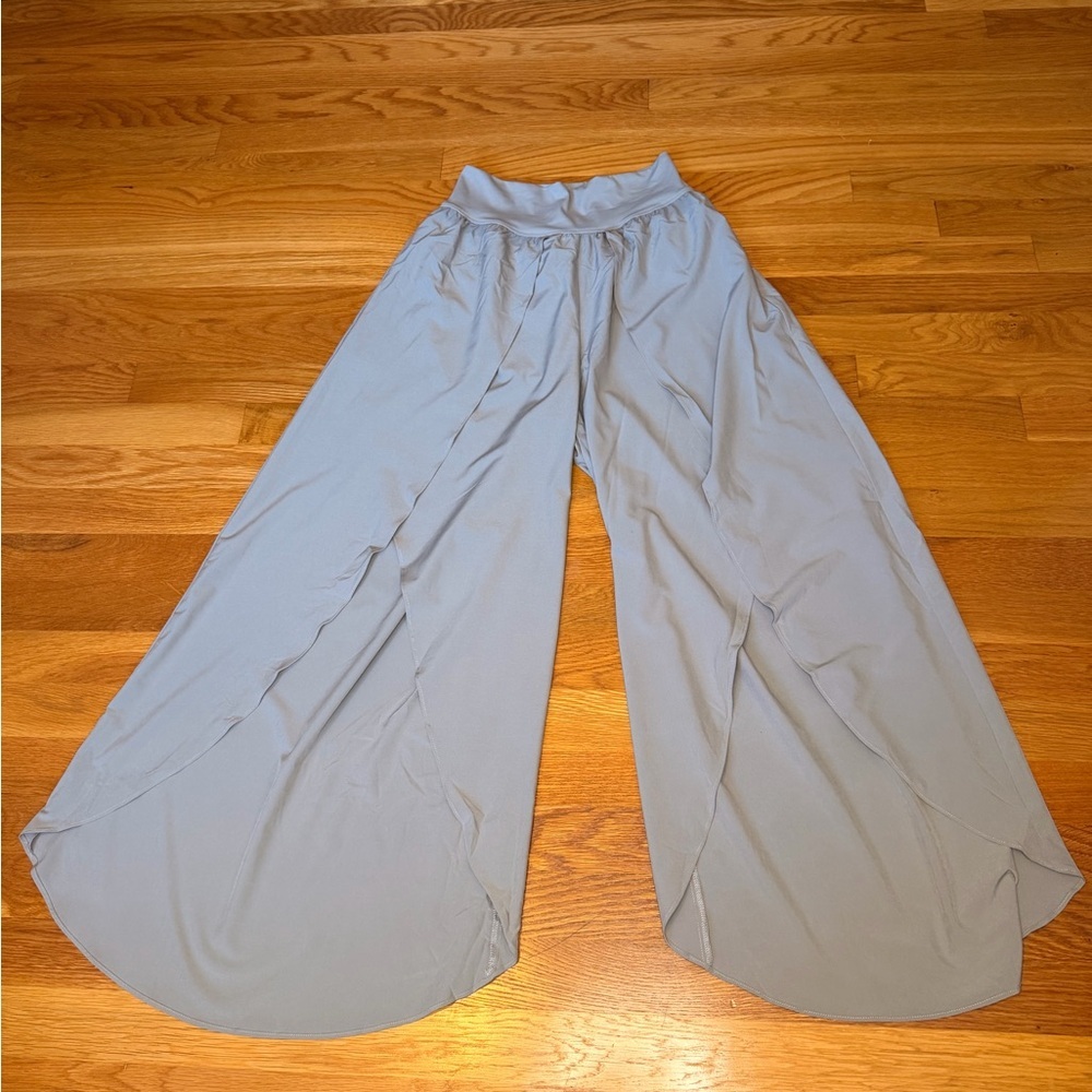 Halara Wide Leg Athletic Pants Small Gray Flowy High Rise Tulip Hem